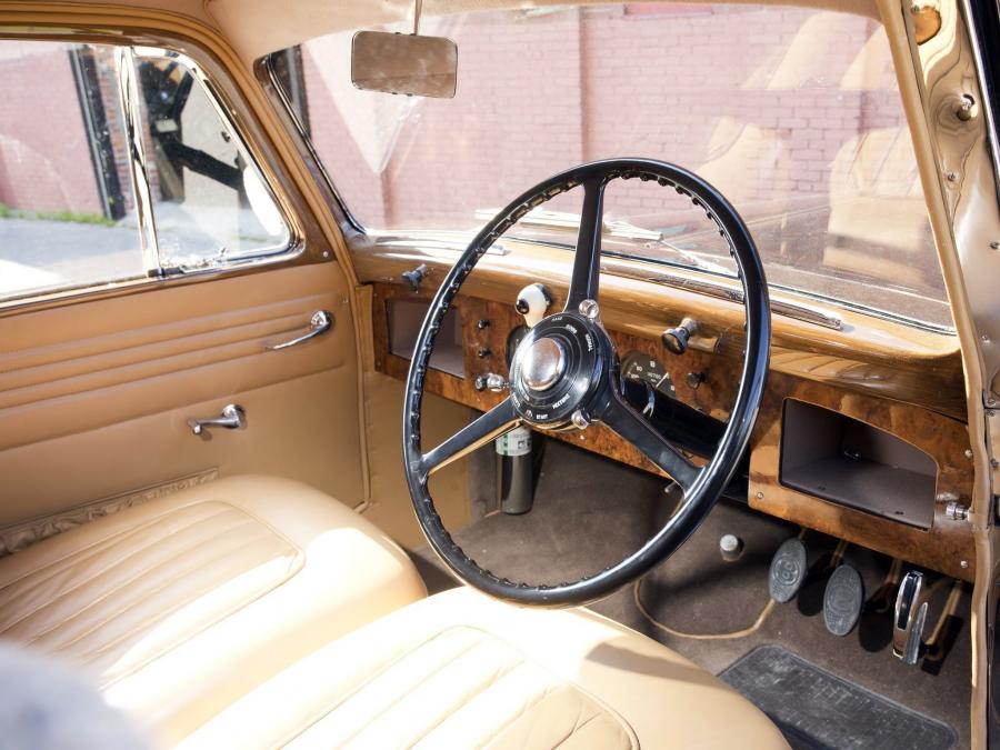 Интерьер Bentley Mark VI Coupe by Figoni Falaschi (B14AW) 1947 года  (фото 4 из 17)
